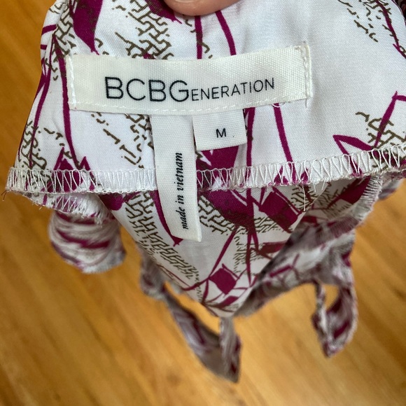 BCBGeneration Flowy Tank Top - Picture 8 of 9